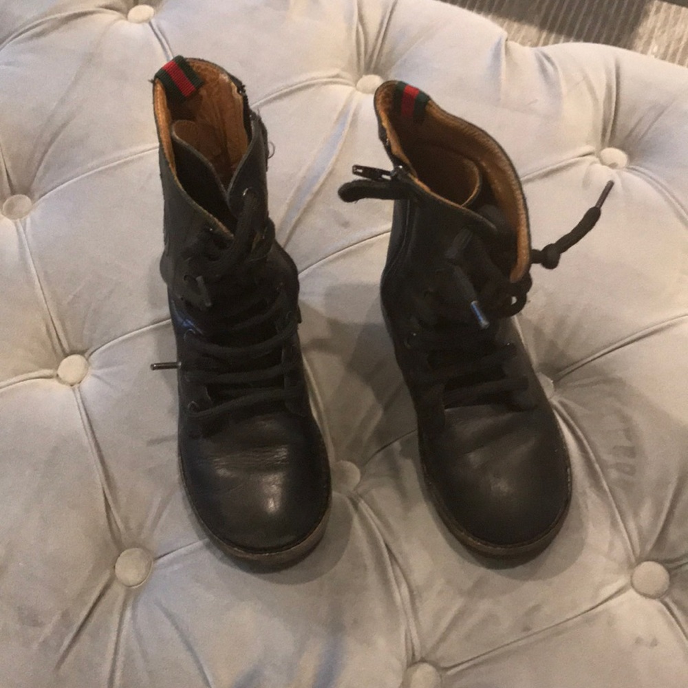 Gucci combat boots Kids size 27 zip up sides